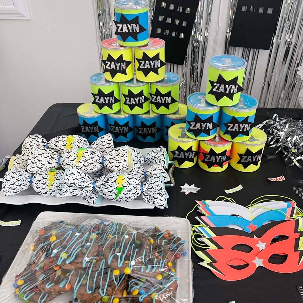 Superhero Party - Picture 4 of 5